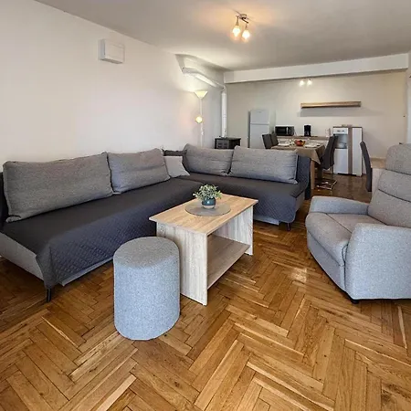Apartmán Gorgeous In With House Sea View